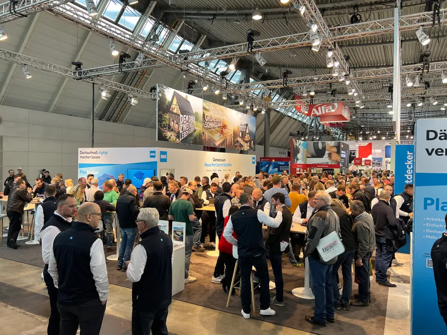 Foto 1 (Messestand BMI) im Text