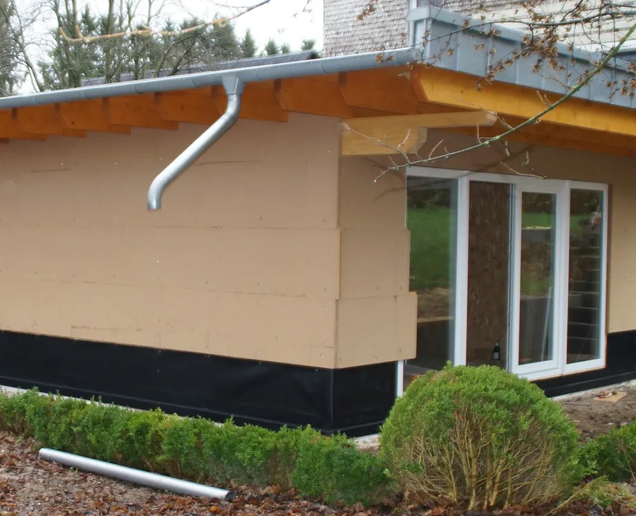 Durchgeführte Sockelabdichtung mit Wolfin.